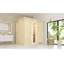 Badezimmer mit Holzsauna, Waschbecken und Spiegel