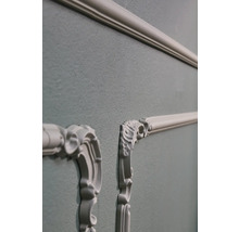 Nahaufnahme von Zierleisten an einer Wand