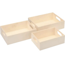 Drei Holztabletts in unterschiedlichen Größen mit Griffen