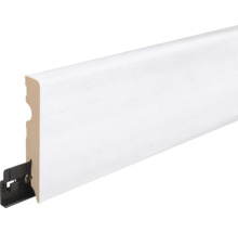 Weiße Sockelleiste mit Clipbefestigung