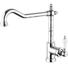 Küchenarmatur aus Metall mit einem Hebel