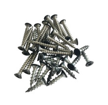 Haufen Schrauben aus Metall