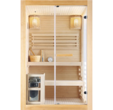 Innenansicht einer Sauna mit Holzbänken, Saunaofen und Zubehör