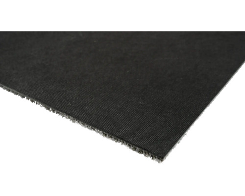 Nahaufnahme eines schwarzen Kunstrasenstücks.