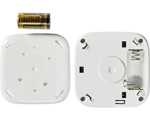 Batterie und die Unterseite eines weißen Sensors