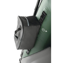 Tasche befestigt an einem aufblasbaren Kajak