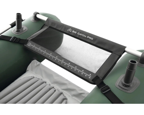 Detailansicht Schlauchboot mit Messskala und Big Catch Pro Logo