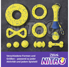 Verschiedene gelbe Hundespielzeuge in verschiedenen Formen und Größen.