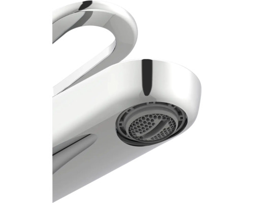 Detailaufnahme eines Wasserhahns mit Perlator