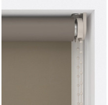 Detailansicht eines Rollos mit Kettenzug zur Bedienung