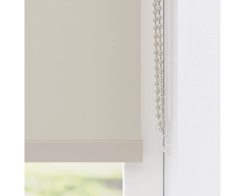 Detailaufnahme eines Rollos mit Kettenzug