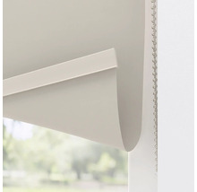 Detailansicht einer grauen Rollos mit Kettenzug