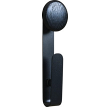 Kleiderhaken aus Holz und Metall