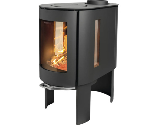 Kaminofen mit Glasfenster und Holzscheiten