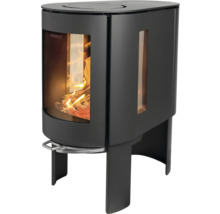 Holzofen mit Brennholz und Flammen