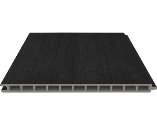 Dunkle Terrassendiele aus Verbundmaterial mit Hohlkammerprofil