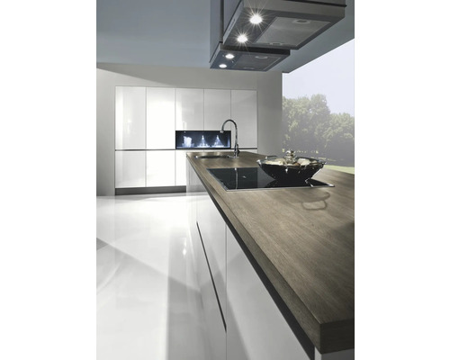 Moderne Küche mit Kücheninsel, Spüle und Dunstabzugshaube