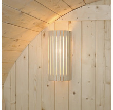 Holzwandleuchte an einer Holzwand