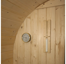 Sauna Innenausstattung mit Thermometer und Sanduhr