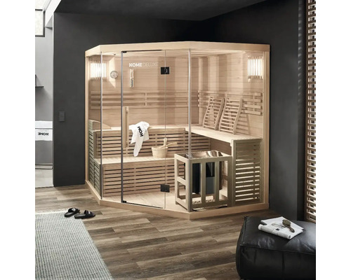 Massivholzsauna Home Deluxe Skyline XL Big inkl. 8 kW u.integr.Steuerung mit großer Ganzglasfensterfront Ecksauna mit Glasfront, Holzbänken und Saunaofen in einem modern gestalteten Raum