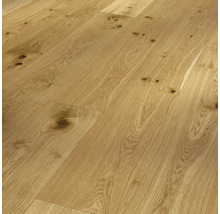 Helle Eichenholzdiele mit natürlicher Holzmaserung