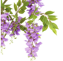 Dekorative künstliche Glyzinien mit Blüten und Blättern.