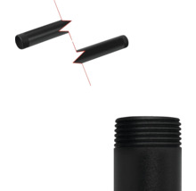 Schwarzes Installationsrohr mit Gewinde zur Verbindung