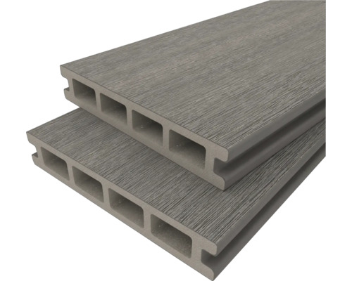 Zwei Terrassendielen aus Verbundmaterial mit Hohlkammerprofil