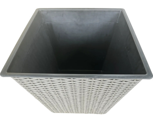 Grauer Pflanzkübel mit Flechtmuster