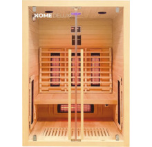 Innenansicht einer Holzsauna mit Sitzbank und Heizstrahlern