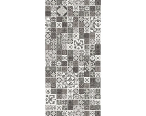 Fliesenmuster mit floralen und ornamentalen Motiven