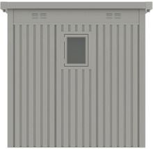 Ansicht einer Gerätehauswand mit Fenster und Lüftungsschlitzen