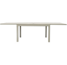 Ausziehbarer Esstisch mit vier Beinen