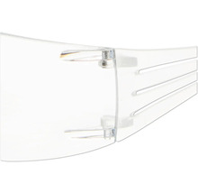 Detailansicht einer transparenten Schutzbrille