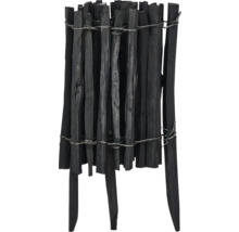 Dekorative Holzkohle-Umrandung mit Draht verbunden