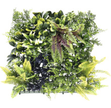 Künstliche Pflanzenwand mit verschiedenen Grünpflanzen