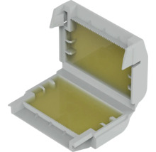 Innenansicht eines leeren Kabelkanals aus Kunststoff