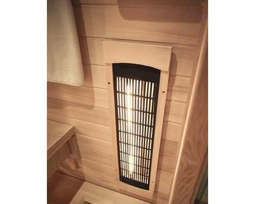 Infrarotstrahler in einer Sauna mit Holzverkleidung