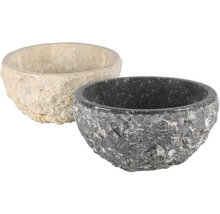 Zwei Steingefäße aus Naturstein