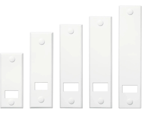 Fünf Aktenordner in verschiedenen Größen für Bürobedarf