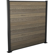 Sichtschutzzaun aus Holzimitat mit schwarzem Rahmen