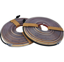Zwei Rollen LED-Streifen mit Kabel und Klebeband