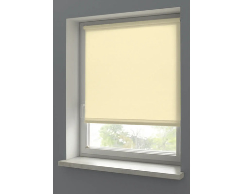 Fenster mit heruntergelassenem Rollo