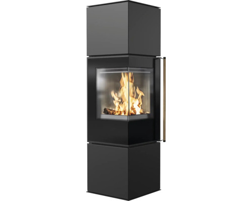 Kaminofen mit Glasfenster und Holzfeuer