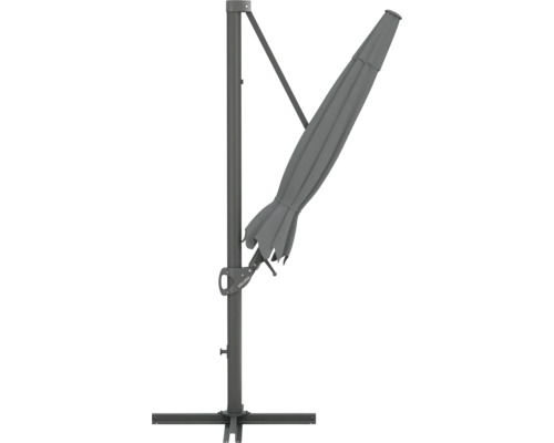 Geschlossener Ampelschirm mit Ständer