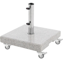 Quadratischer Sonnenschirmständer aus Granit mit Rollen und einem Stahlrohr zur Schirmbefestigung.