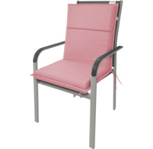 Gartenstuhl mit rosafarbenem Kissen und Armlehnen