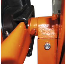 Detailansicht eines Werkstattgeräts mit Schrauben und Bolzen