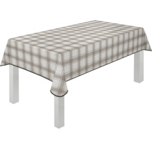 Tisch mit karierter Tischdecke