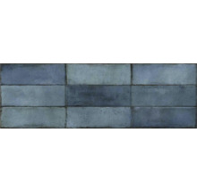 Rechteckige Wandfliesen aus Keramik im Fliesenverband